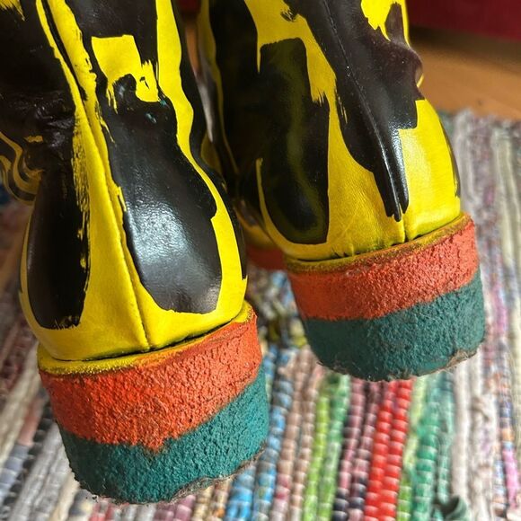 Vibrant Yellow and Black Women's Heeled Boots 10 - Picture 12 of 16